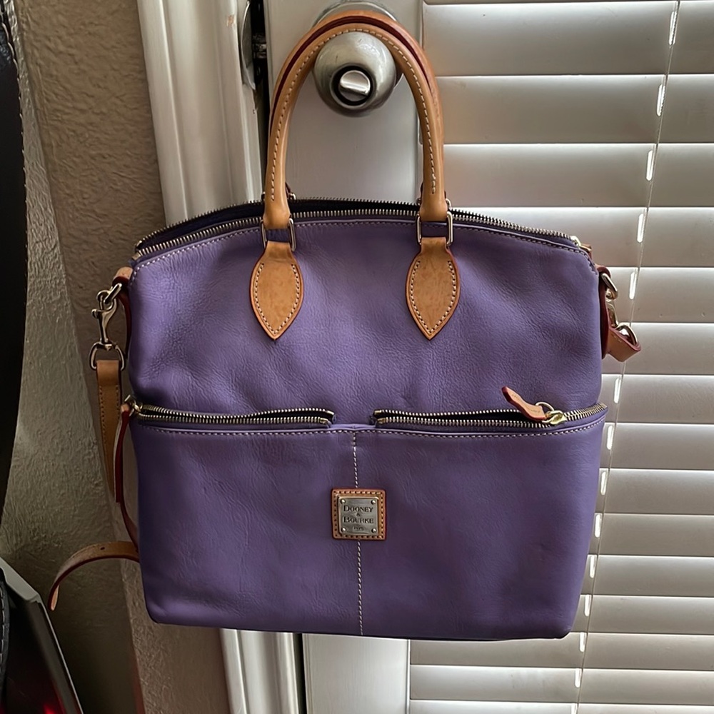 COPY!!!!!!!!     Dooney & Bourke Bag.   Purple.